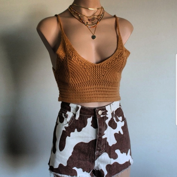 🚨LAST ONE// Peanut butter Crochet top - Picture 3 of 11
